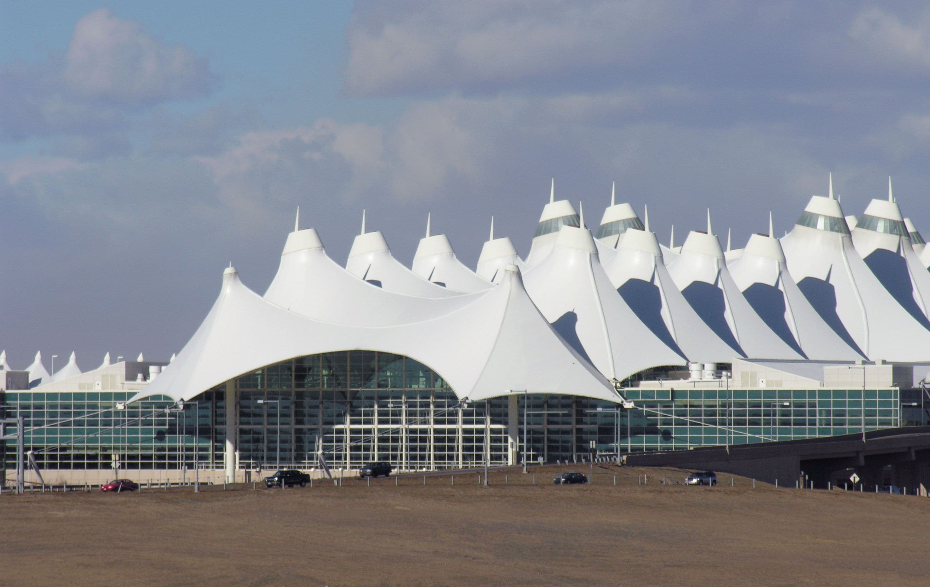 Denver Airport Rental Car vs. Train: Which Works Best?